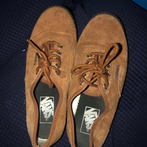 VANS - Picture 2 of 3